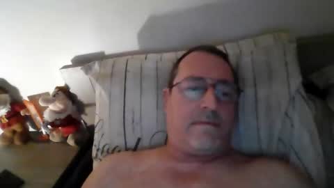 Snapshot of martinb62 chatting on October 21, 8:55 pm Hotguy61 online show from October 21, 8:55 pm