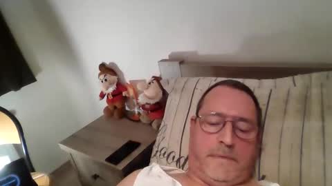 Snapshot of martinb62 chatting on October 17, 9:30 pm Hotguy61 online show from October 17, 9:30 pm