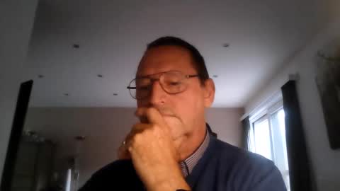 Snapshot of martinb62 chatting on October 31, 3:26 pm Hotguy61 online show from October 31, 3:26 pm