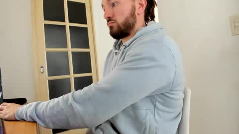 Snapshot of martincumking chatting on September 8, 3:44 pm vikingcumking online show from September 8, 3:44 pm