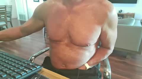 mascmuscle49 online show from December 13, 6:05 pm