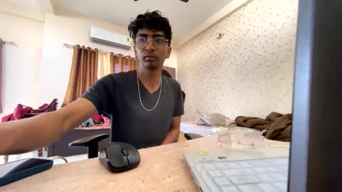 maskboyz2003 online show from December 23, 6:00 am