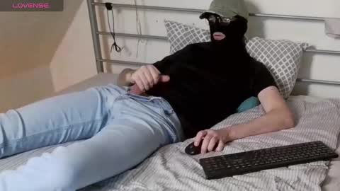 masked_horny_guy online show from January 1, 12:55 pm