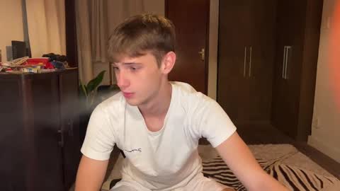 Snapshot of mason_gallagher chatting on October 3, 9:53 pm Mason online show from October 3, 9:53 pm