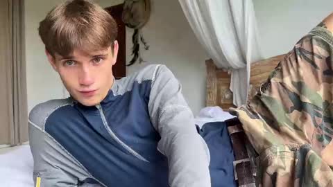 Snapshot of mason_gallagher chatting on February 13, 1:40 am Mason online show from February 13, 1:40 am