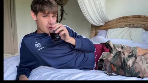 Snapshot of mason_gallagher chatting on February 4, 1:56 am Mason online show from February 4, 1:56 am
