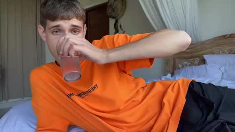 Snapshot of mason_gallagher chatting on February 24, 12:41 am Mason online show from February 24, 12:41 am