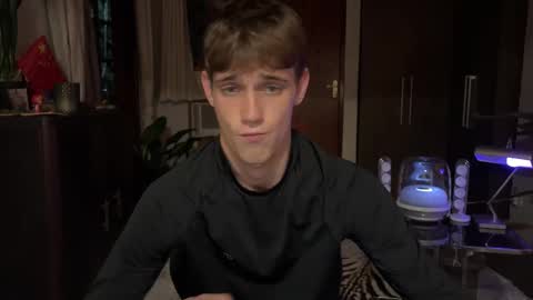 Snapshot of mason_gallagher chatting on October 11, 10:36 pm Mason online show from October 11, 10:36 pm
