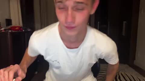 Snapshot of mason_gallagher chatting on September 30, 10:24 pm Mason online show from September 30, 10:24 pm