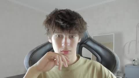 Snapshot of mason_jr chatting on September 15, 9:21 am mason_jr online show from September 15, 9:21 am