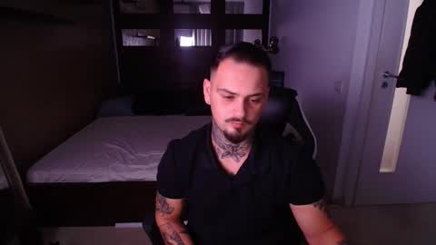 Snapshot of masondune chatting on October 17, 4:27 am MasonDune online show from October 17, 4:27 am