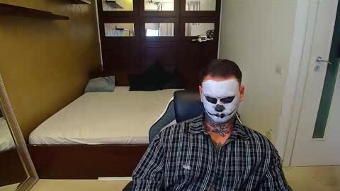 Snapshot of masondune chatting on October 31, 6:26 am MasonDune online show from October 31, 6:26 am