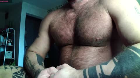 Snapshot of masseurxxl chatting on December 12, 10:56 am Derek online show from December 12, 10:56 am