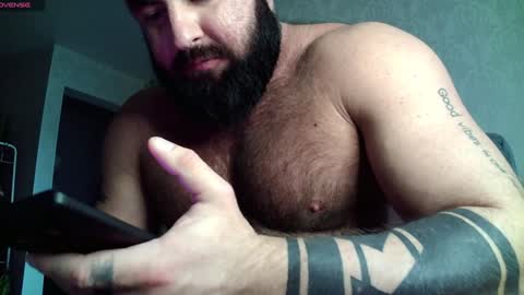 Snapshot of masseurxxl chatting on December 11, 9:42 am Derek online show from December 11, 9:42 am
