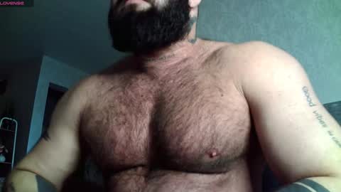 Snapshot of masseurxxl chatting on December 10, 10:06 am Derek online show from December 10, 10:06 am