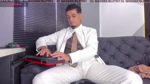 I am Massimo online show from June 11, 1:09 pm
