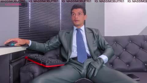 I am Massimo online show from April 22, 1:49 pm