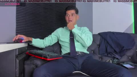 I am Massimo online show from June 10, 12:12 am