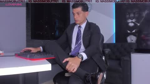 I am Massimo online show from November 1, 11:53 pm