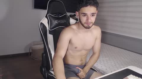 massimo online show from February 4, 2:28 am