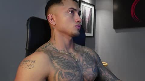 Massimo online show from December 14, 3:02 am