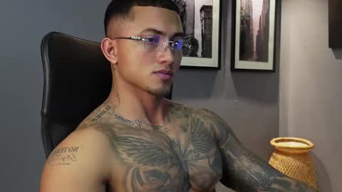 Massimo online show from December 19, 2:30 am