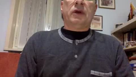 massimoxgiulia online show from December 25, 3:50 am