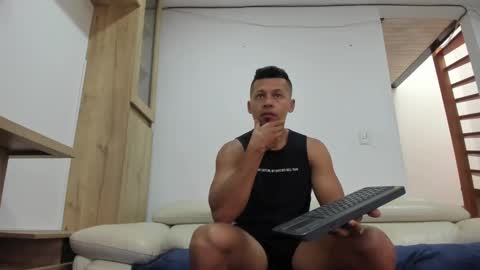 Snapshot of master4pigbitchslv chatting on January 11, 12:50 pm Domi online show from January 11, 12:50 pm