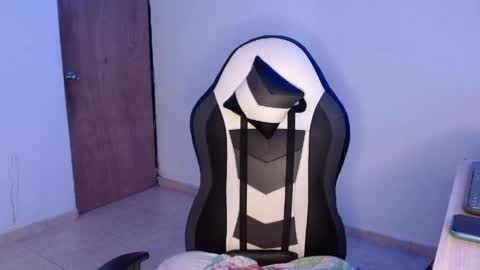 master_black777 online show from May 8, 5:35 pm