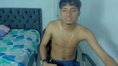 Snapshot of master_boy28 chatting on March 9, 2:18 am master_boy28 online show from March 9, 2:18 am
