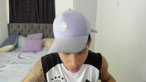 Snapshot of master_boy28 chatting on October 11, 12:47 am master_boy28 online show from October 11, 12:47 am