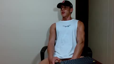 Snapshot of master_cossio chatting on February 25, 12:58 am Ethan Cossio online show from February 25, 12:58 am