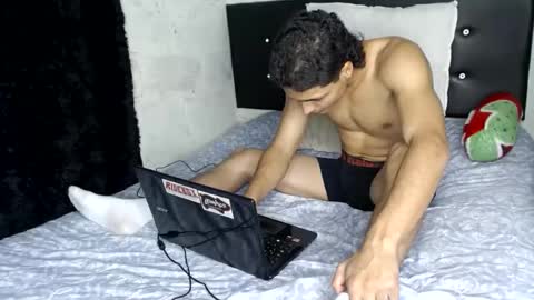 Snapshot of master_dominant_777 chatting on February 8, 1:43 am master_dominant_777 online show from February 8, 1:43 am