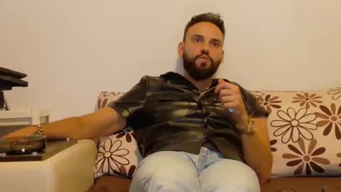 Snapshot of master_roberto333 chatting on October 23, 9:29 pm SIR online show from October 23, 9:29 pm