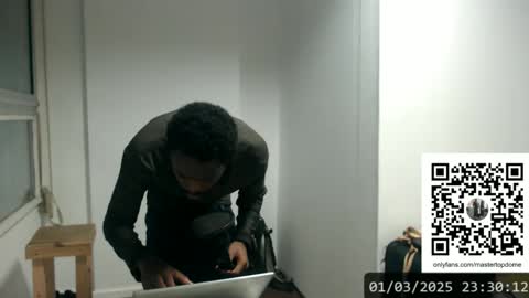 Snapshot of masterdomfuck chatting on March 2, 2:30 am Masterdomfuck online show from March 2, 2:30 am