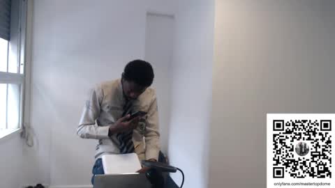 Snapshot of masterdomfuck chatting on February 8, 6:01 pm Masterdomfuck online show from February 8, 6:01 pm