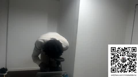 Snapshot of masterdomfuck chatting on October 29, 11:29 pm Masterdomfuck online show from October 29, 11:29 pm