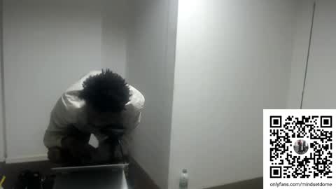 Snapshot of masterdomfuck chatting on October 16, 2:19 am Masterdomfuck online show from October 16, 2:19 am