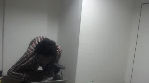 Snapshot of masterdomfuck chatting on October 24, 1:40 am Masterdomfuck online show from October 24, 1:40 am