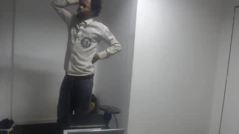 Snapshot of masterdomfuck chatting on October 31, 12:12 am Masterdomfuck online show from October 31, 12:12 am