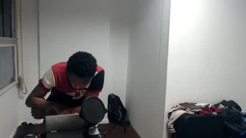 Snapshot of masterdomfuck chatting on March 8, 2:21 am Masterdomfuck online show from March 8, 2:21 am