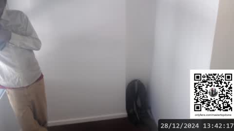 Snapshot of masterdomfuck chatting on December 28, 4:41 pm Masterdomfuck online show from December 28, 4:41 pm