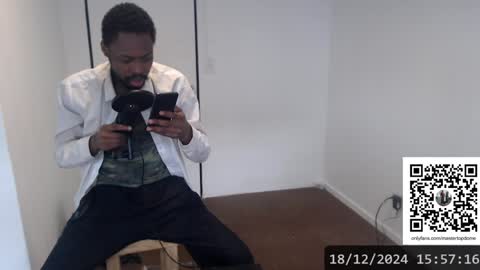 Snapshot of masterdomfuck chatting on December 18, 6:57 pm Masterdomfuck online show from December 18, 6:57 pm