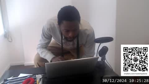Snapshot of masterdomfuck chatting on December 30, 1:25 pm Masterdomfuck online show from December 30, 1:25 pm