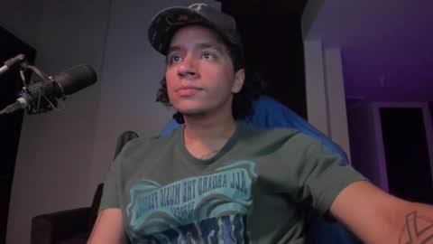 Snapshot of masterjuanc chatting on December 3, 12:11 am Juan Independent Model online show from December 3, 12:11 am