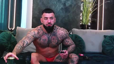 Snapshot of masterkingofmuscle chatting on January 14, 6:45 am masterkingofmuscle online show from January 14, 6:45 am