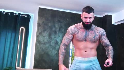 Snapshot of masterkingofmuscle chatting on January 11, 8:11 am masterkingofmuscle online show from January 11, 8:11 am