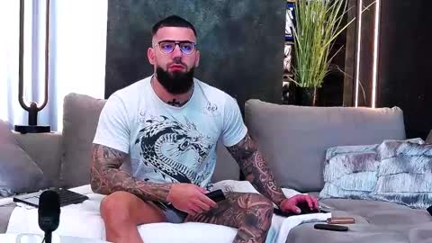 Snapshot of masterkingofmuscle chatting on March 12, 8:19 am masterkingofmuscle online show from March 12, 8:19 am
