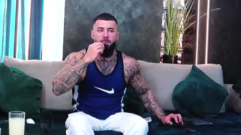 Snapshot of masterkingofmuscle chatting on January 6, 8:46 am masterkingofmuscle online show from January 6, 8:46 am