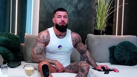 Snapshot of masterkingofmuscle chatting on January 24, 7:08 am masterkingofmuscle online show from January 24, 7:08 am